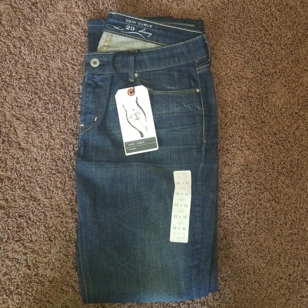 NWT Levi's Demi Curve skinny jeans